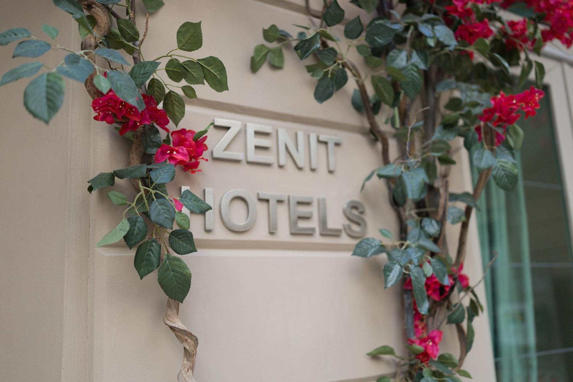 เซนิตบูดาเปสต์พาเลซ Hotel ภายนอก รูปภาพ